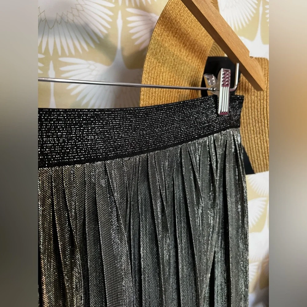 A Beautiful Soul Shawna Skirt - Gunmetal - Picture 2 of 8